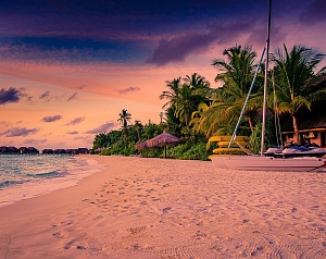 Закат на Veligandu Island Resort, Мальдивские острова