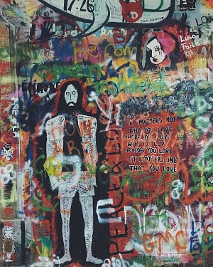 Стена Леннона (Lennon Wall) в Праге