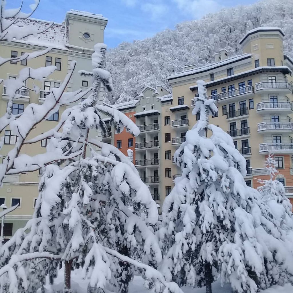 Фото: горнолыжные туры в Красную Поляну с авиаперелетом из Москвы, Роза Хутор
