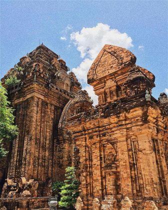 Башни По Нагар (Po Nagar Cham Towers) в Нячанге Башни По Нагар (Po Nagar Cham Towers) в Нячанге