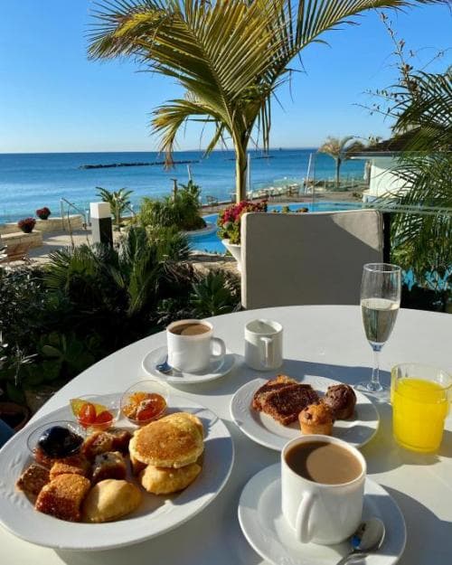 Фото: вкусный завтрак на Кипре