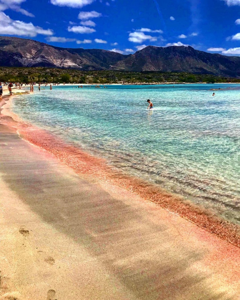 Фото: отдых в Греции, розовый пляж Элафониси (Крит)