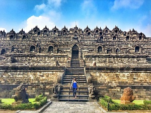 Крупнейший храмовый буддисткий комплекс мира Borobudur