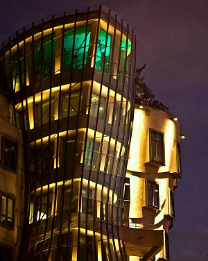 Танцующий дом (Dancing House) в Праге